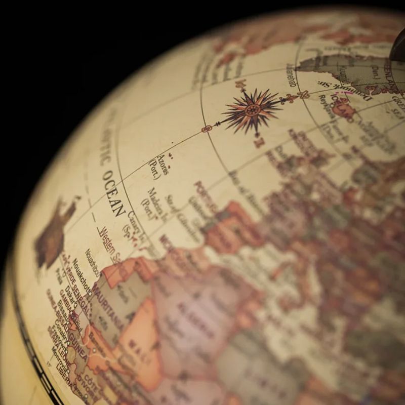 Globo Terrestre Decorativo com Mapa em Inglês para Mesa