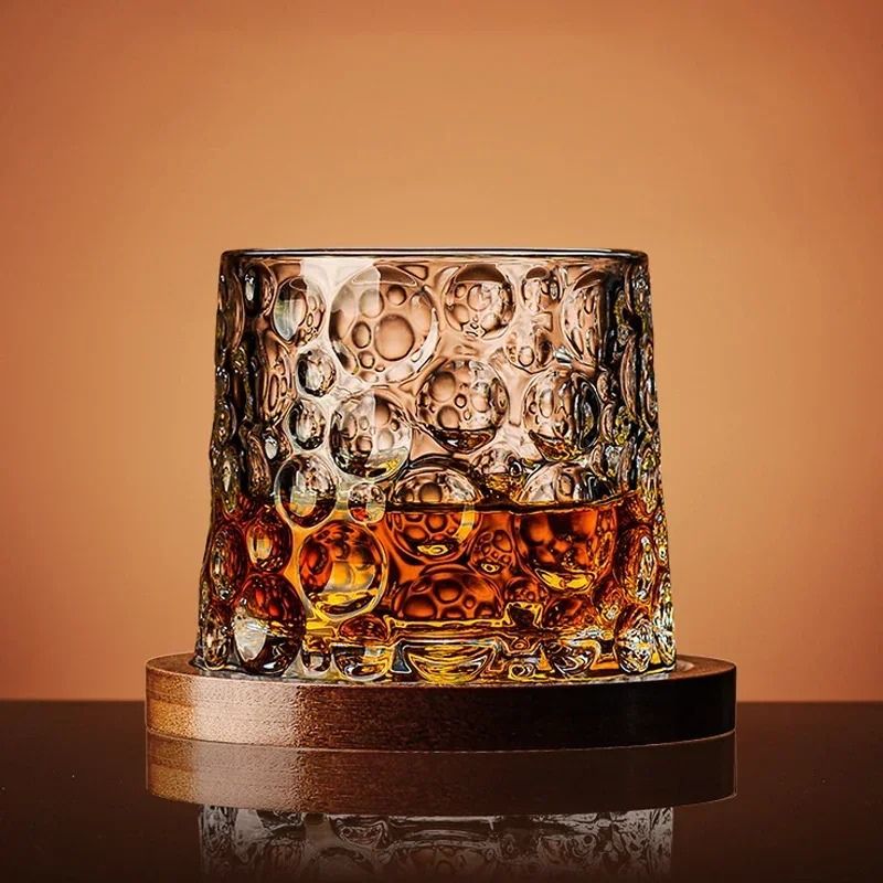 Copo de Whisky Giratório com Base de Madeira
