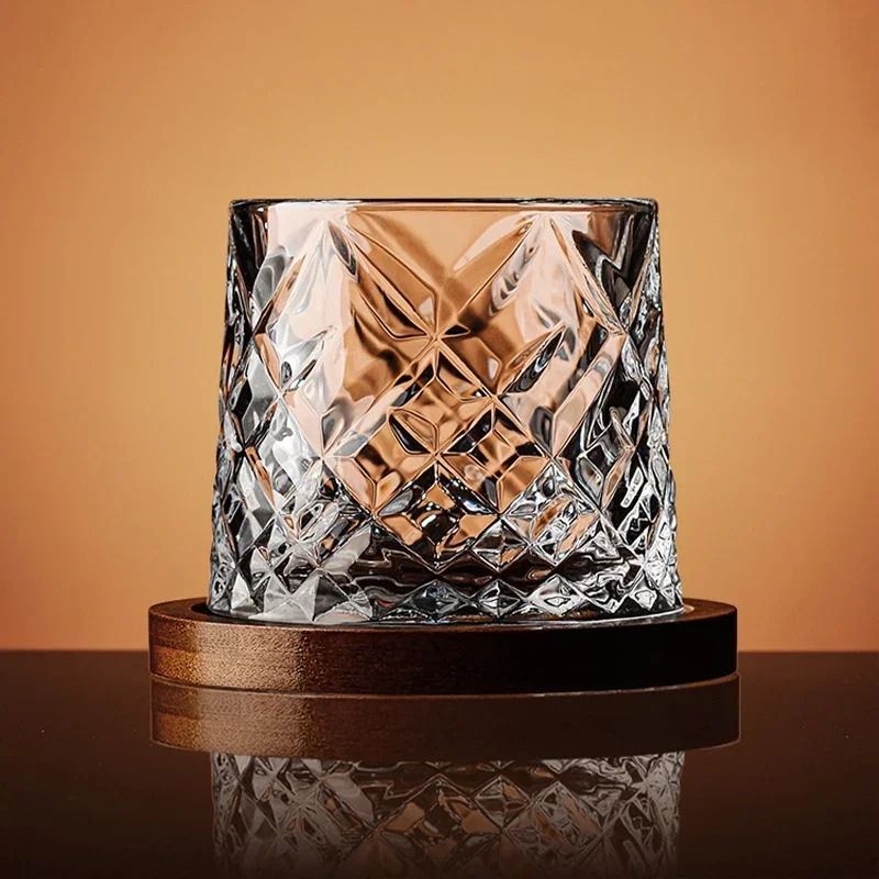 Copo de Whisky Giratório com Base de Madeira