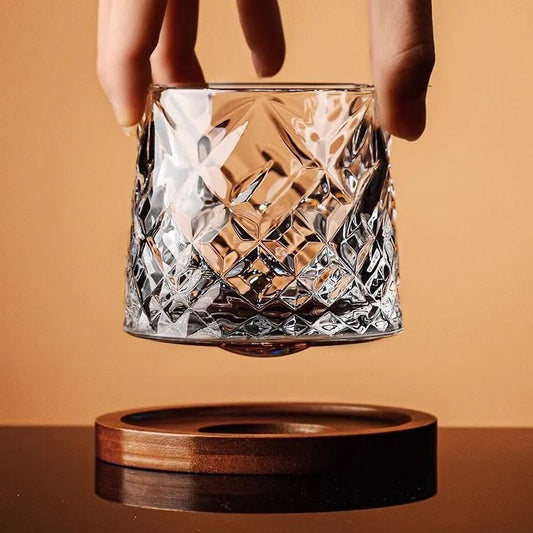 Copo de Whisky Giratório com Base de Madeira
