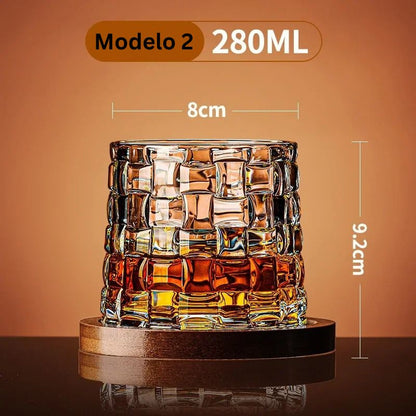 Copo de Whisky Giratório com Base de Madeira