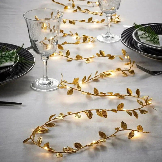 Cordão de Luzes LED Decorativo com Folhas Douradas