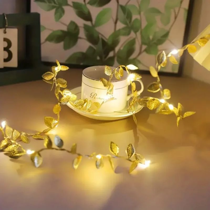 Cordão de Luzes LED Decorativo com Folhas Douradas
